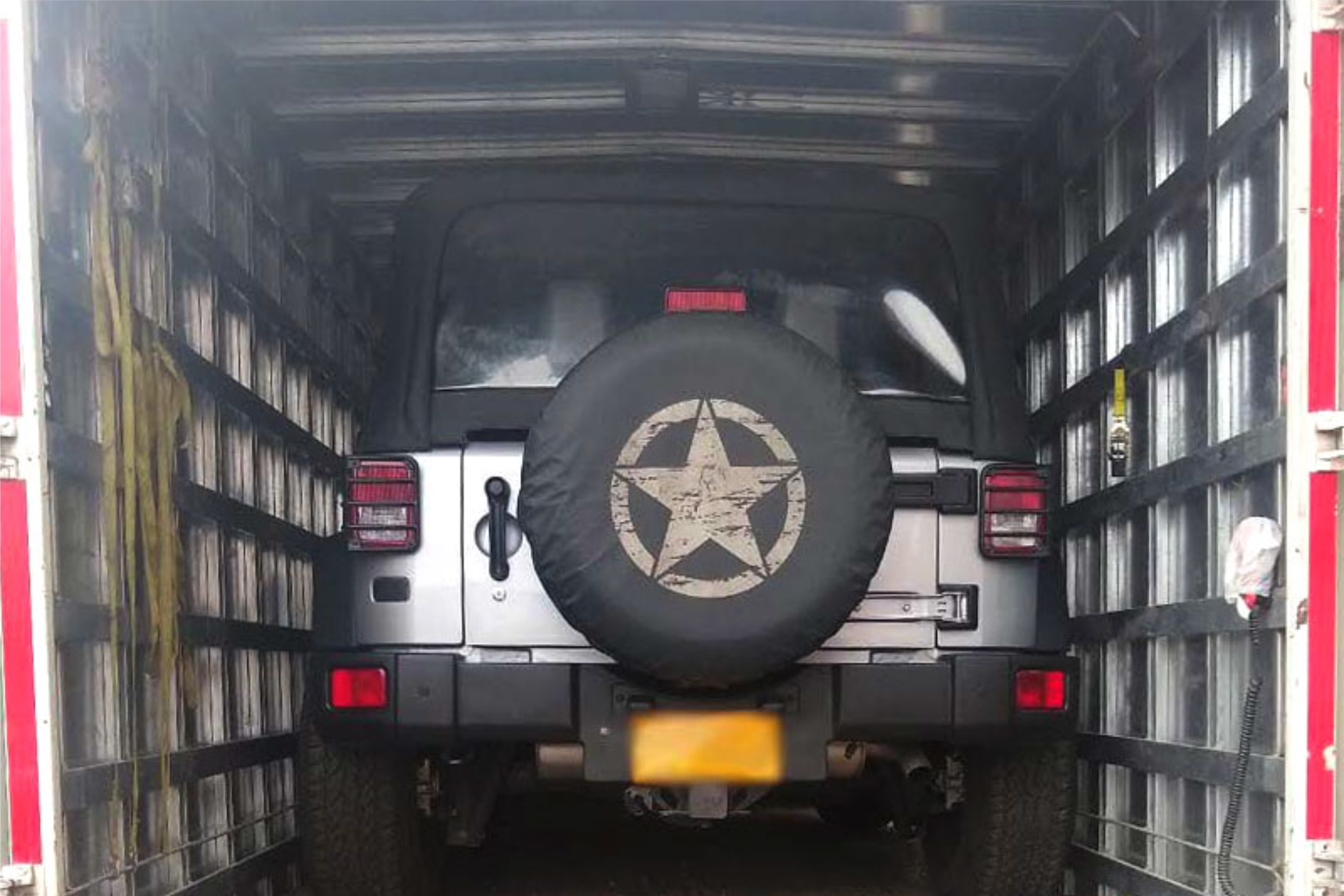 Mudanzas Nacionales en Colombia y Mudanzas Internacionales a Ecuador con Vehículos propios y personal capacitado.