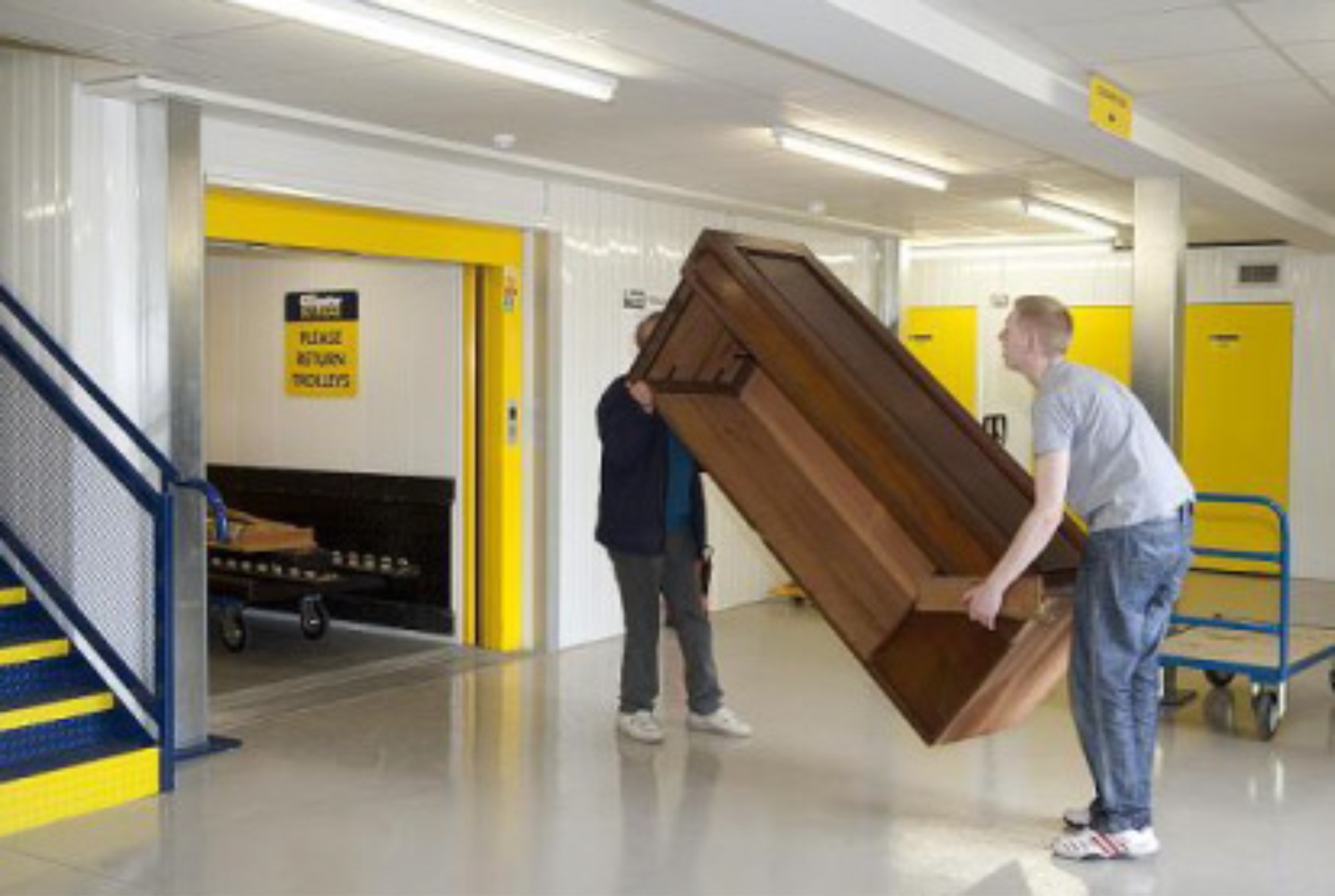 Mudanzas Nacionales en Colombia y Mudanzas Internacionales a Ecuador con Vehículos propios y personal capacitado.